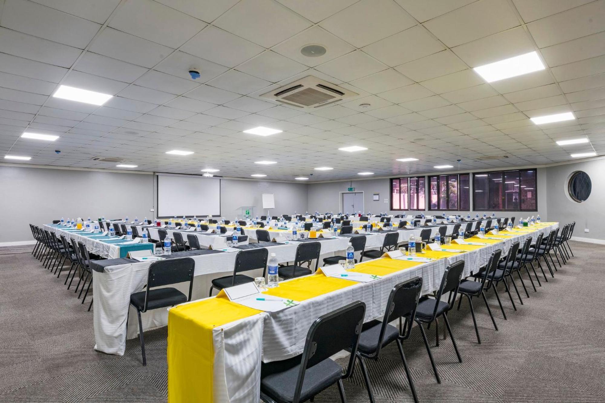 Holiday Inn - Mutare By Ihg Ngoại thất bức ảnh